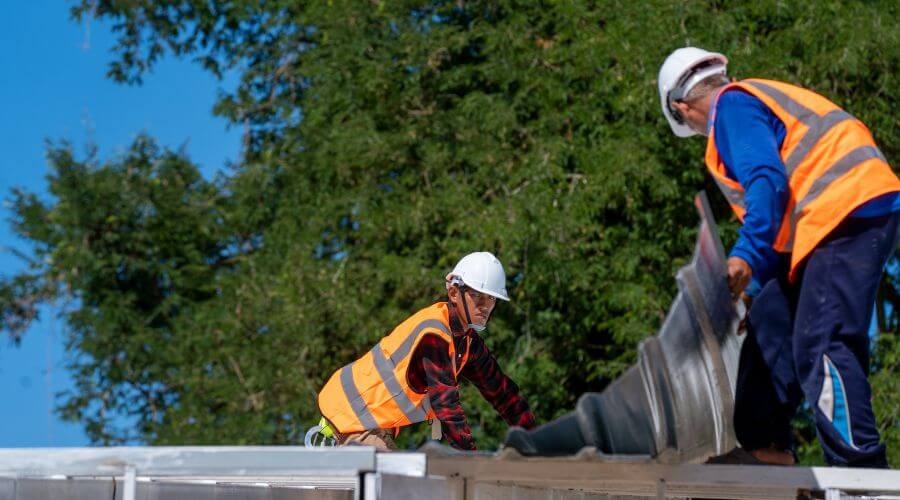 Professional residential roofers in Atalissa, IA